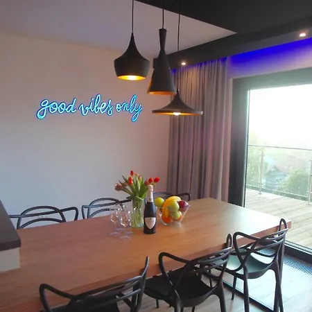 Aquarius Penthouse Apartament *