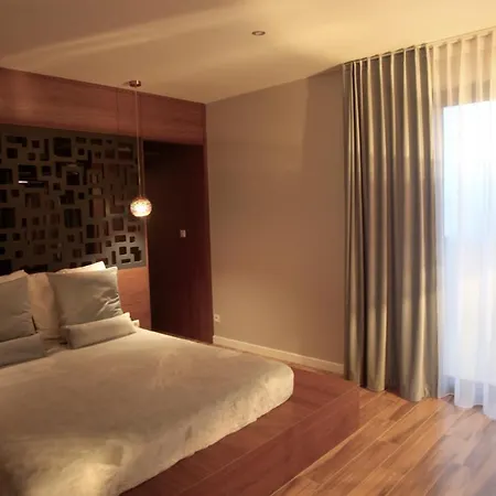 Aquarius Penthouse Apartament *